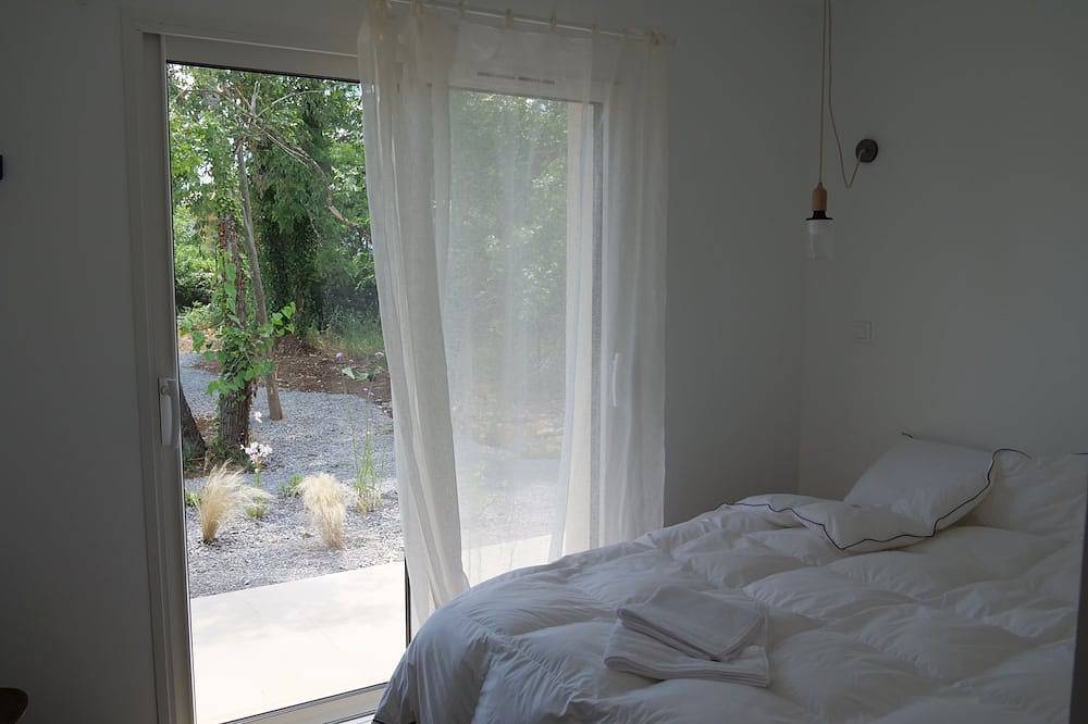 Quiet, new villa 15 minutes from the Gorges de l'Ardèche, ideal for families in Labeaume, Ardèche