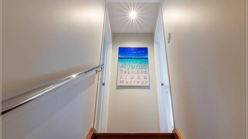 Holiday home for 8 people, with balcony in Hyams Beach