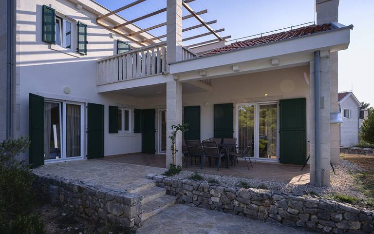 Villa pour 8 personnes, avec Balcon/Terrasse ainsi que Terrasse et Piscine à Stari Grad - 2
