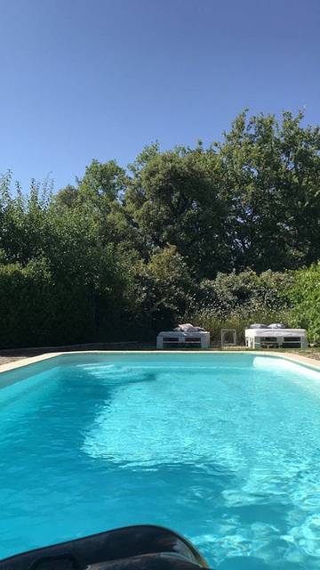 Chambre d’hôte pour 2 personnes, avec jardin et piscine dans le Vaucluse