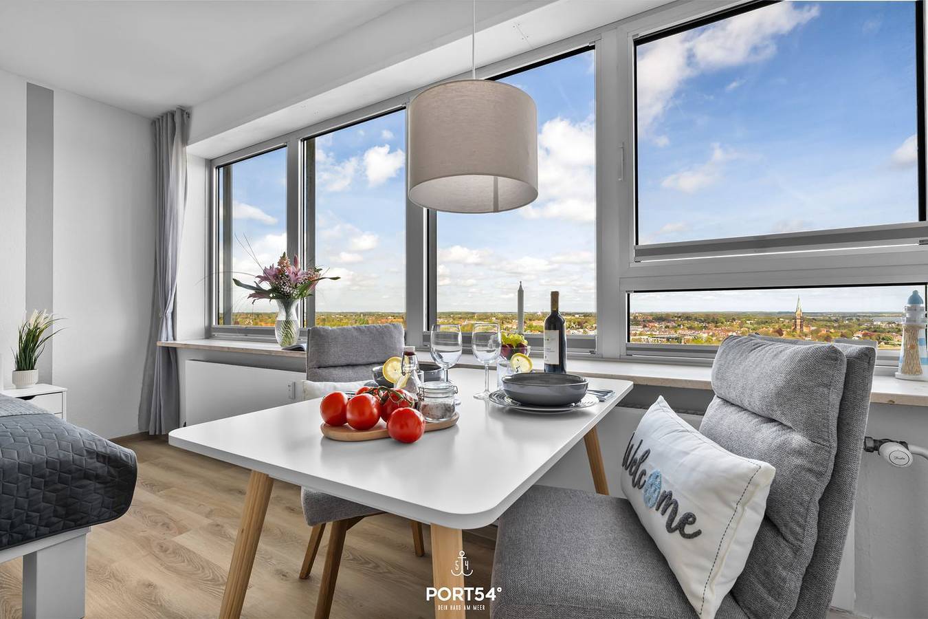 Ganze Wohnung, Möwenblick im Wikingturm - direkt am Wasser, Schleiblick, 24. Stock, Duschbad in Schleswig, Schleswig & Umgebung