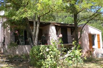 Gîte pour 7 personnes, avec jardin et balcon à Vins-sur-Caramy