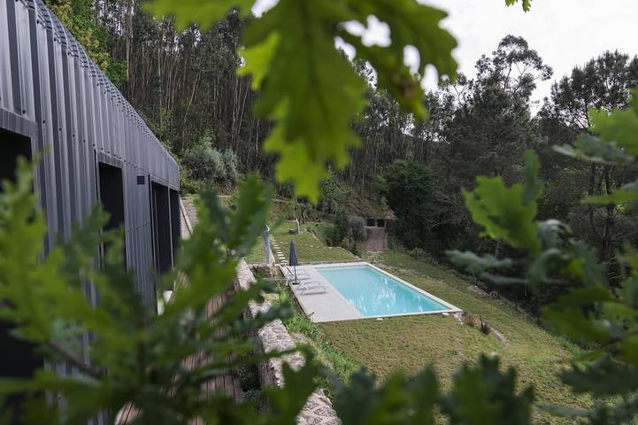 Gîte pour 4 personnes, avec piscine ainsi que balcon et jardin