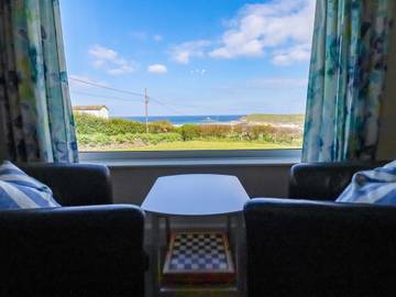 Holiday Home for 8 People in Crantock, Cornwall, Photo 2