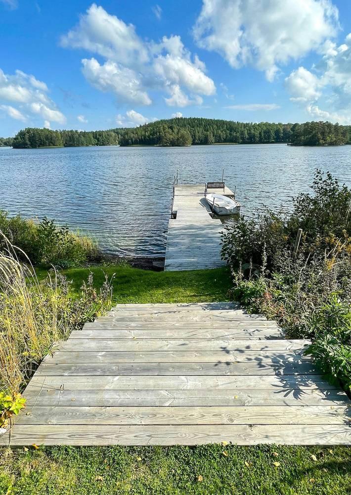 Sjöstuga med egen brygga vid Nömmen in Jönköpings län