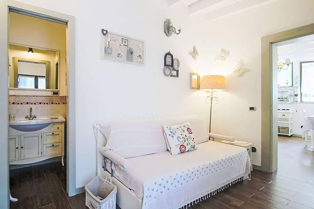 Caratteristica villa indipendente per 3 ospiti con A/C, Wifi e Tv in San Saturnino, Moneglia