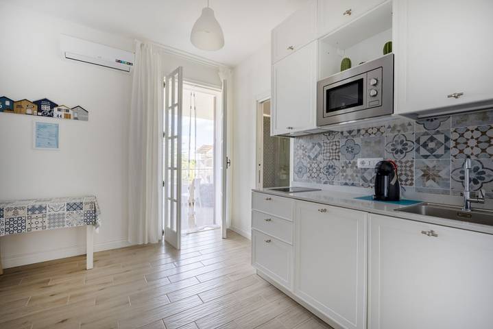 Geheel appartement, Vakantieappartement voor 2 personen met balkon/terras in Pulsano, Golf van Tarente