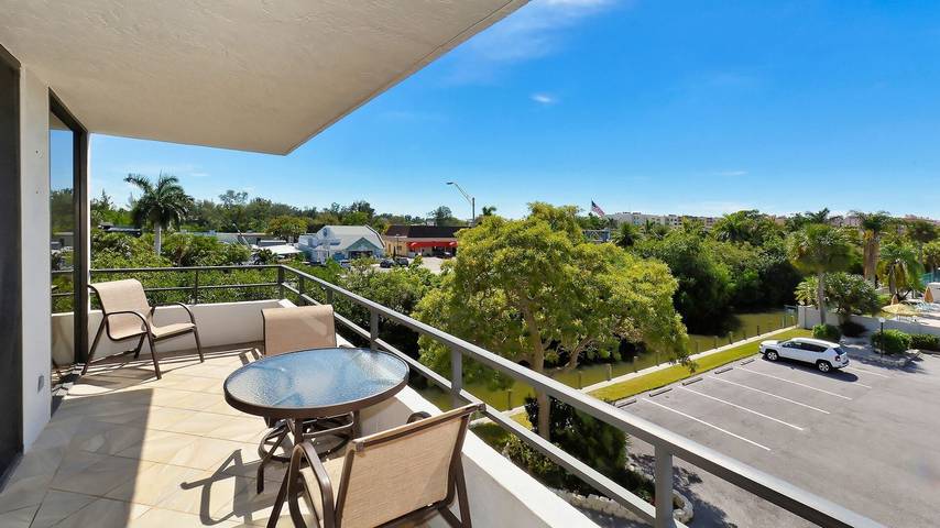 Ferienwohnung für 6 Personen, mit Balkon/Terrasse und Pool - 1