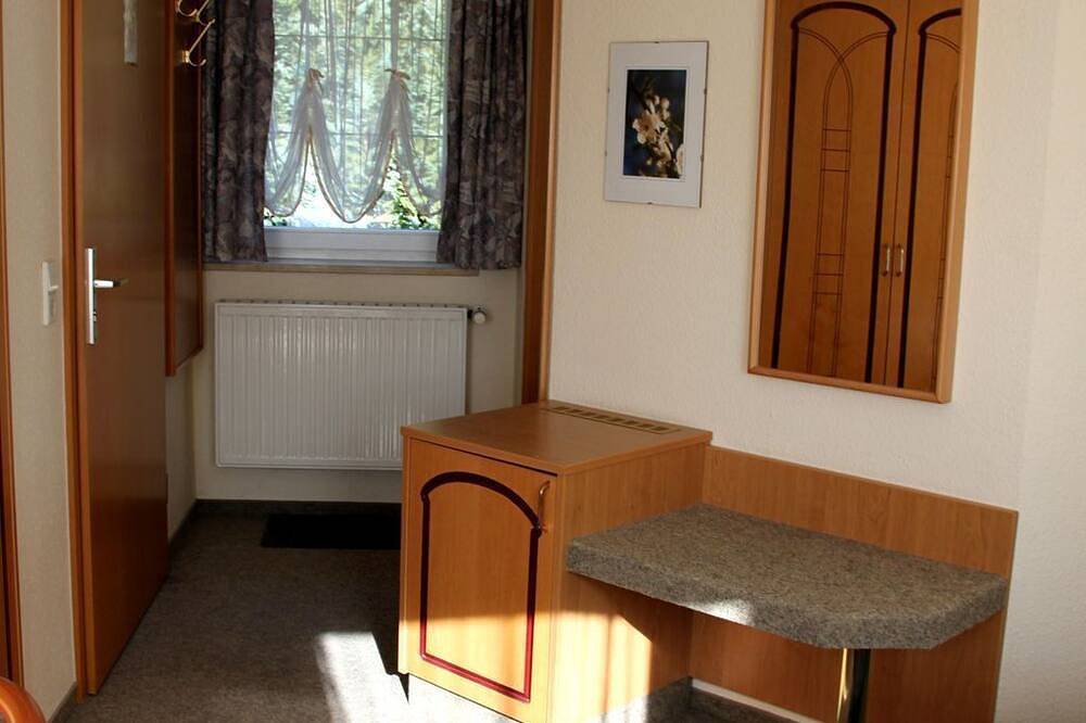 Doppelzimmer 5, Dusche, Wc - Pension & Restaurant Gockescher Hahn in Pöhl, Chemnitz und Umgebung