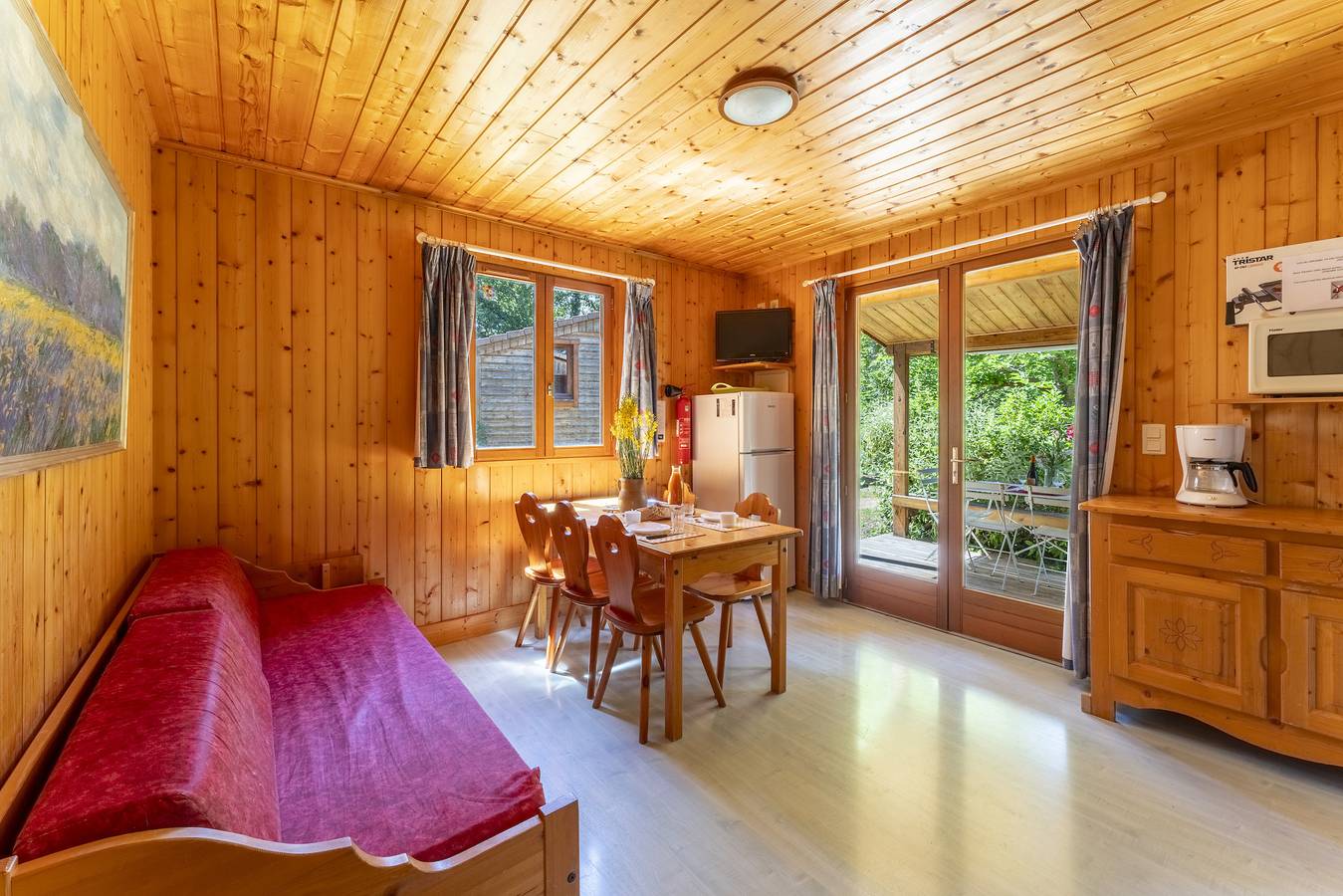 Chalet 'Gite Romarin' con piscina compartida, terraza privada y Wi-Fi in Mirabel-aux-Baronnies, Región de Nyons