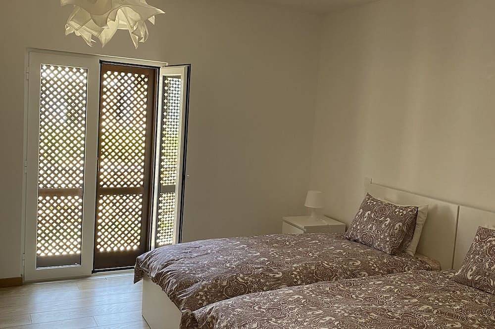 Modern House in a Small Condominium in Albufeira, Faro Distrikt
