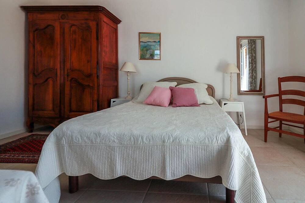 Apartamento entero, 25m2 self-contained studio near Toulouse Private garden and parking in La Salvetat-Saint-Gilles, Alto Garona