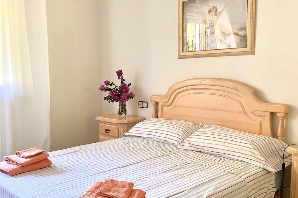 House with views and pool in rural area for 10/12 people in Guájar-Faragüit, Los Guajares
