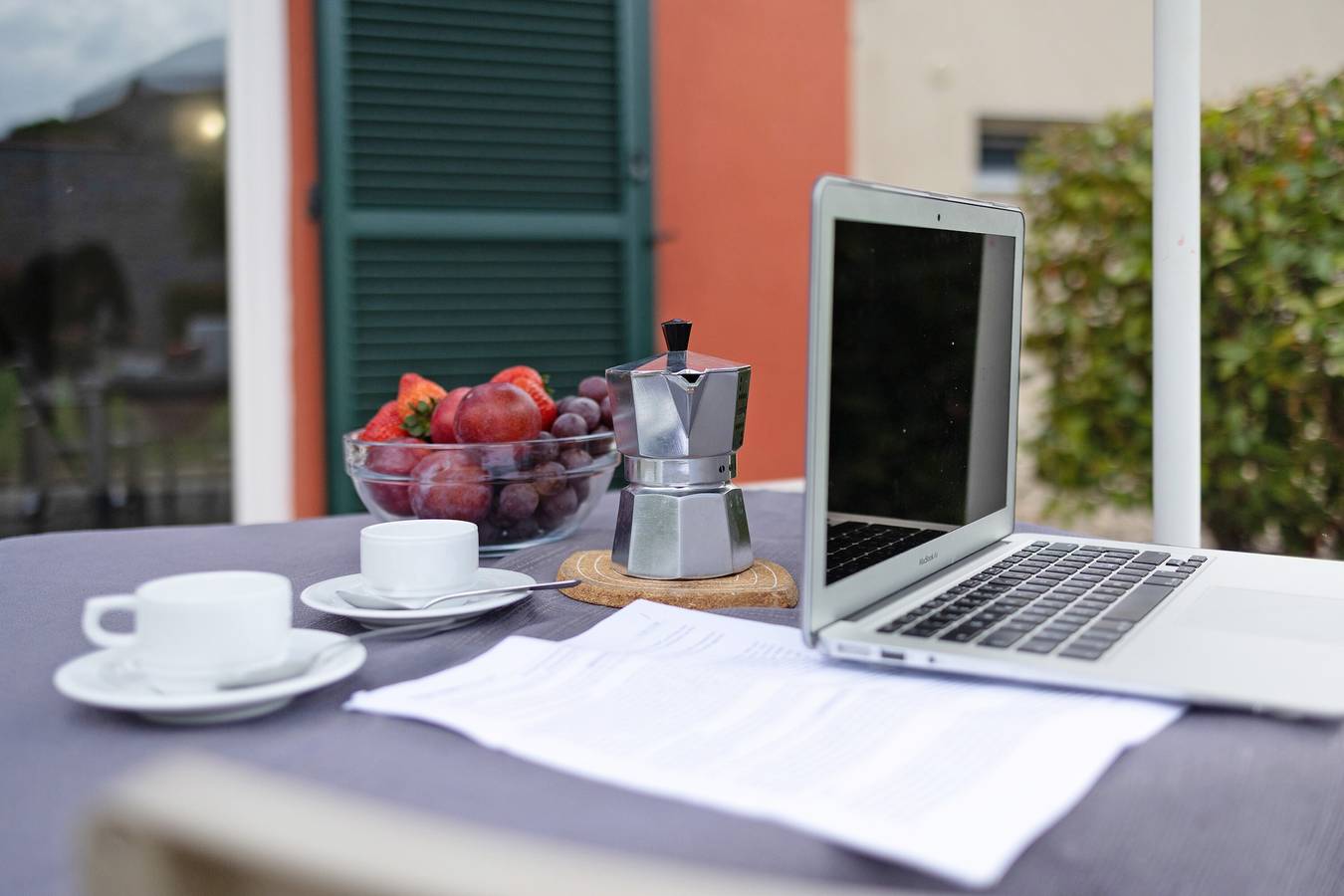 Ganzes Studio, Ferienwohnung 'Monolocale Rebi' mit gemeinschaftlichem Pool, Garten und Wlan in Imperia, Riviera di Ponente