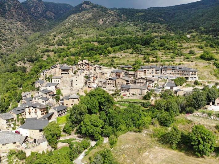 Casa rural para 4 personas, con terraza y vistas en Pirineo Catalan - 2