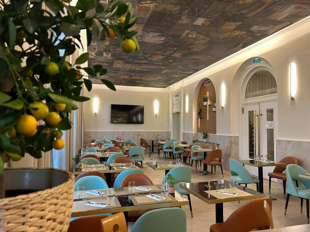 Brit Hotel Privilège Le Royal - Centre Gare in Troyes, Aube