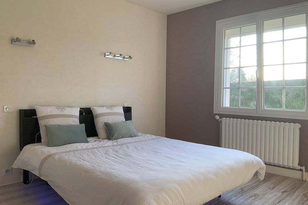 Chambord heated swimming pool gîte des Grotteaux in Huisseau-sur-Cosson, Blois region