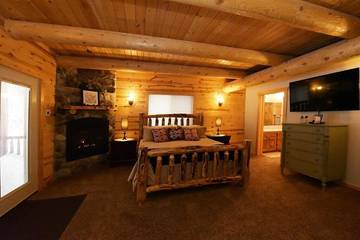 Log Cabin for 12 Guests in Island Park, Fremont County (ID), Picture 3