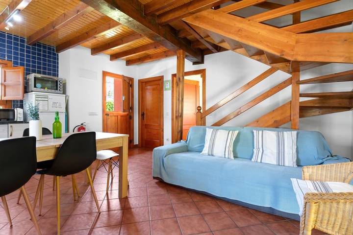Apartment 'La Llosona' with Private Terrace, Private Garden and Wi-Fi in Cangas de Onís, Asturias Province