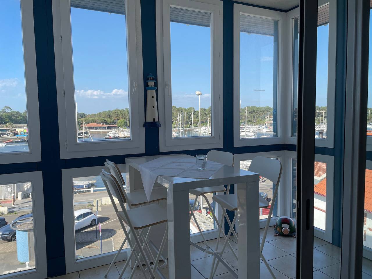 Apartamento entero, Capsea T3 amplio con terraza privada y vistas al puerto in Capbreton, Côte d’Argent