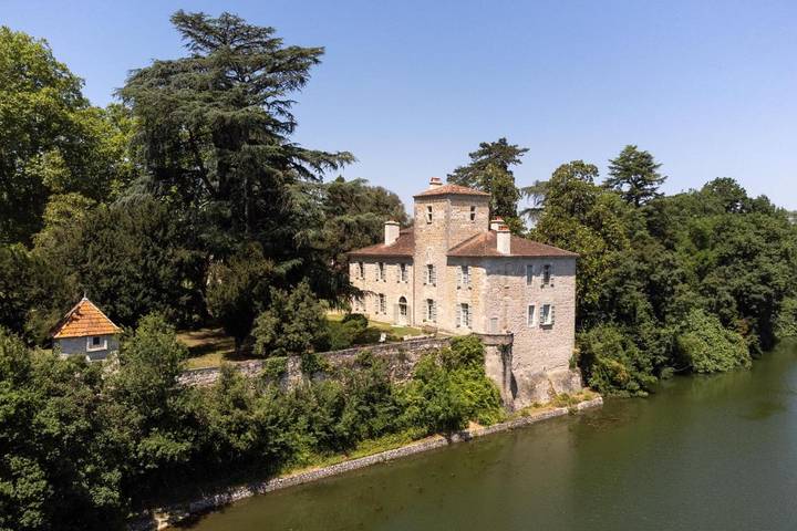 Maison de vacances pour 18 personnes, avec Balcon et Terrasse ainsi que Jardin et Piscine à Penne-d'Agenais