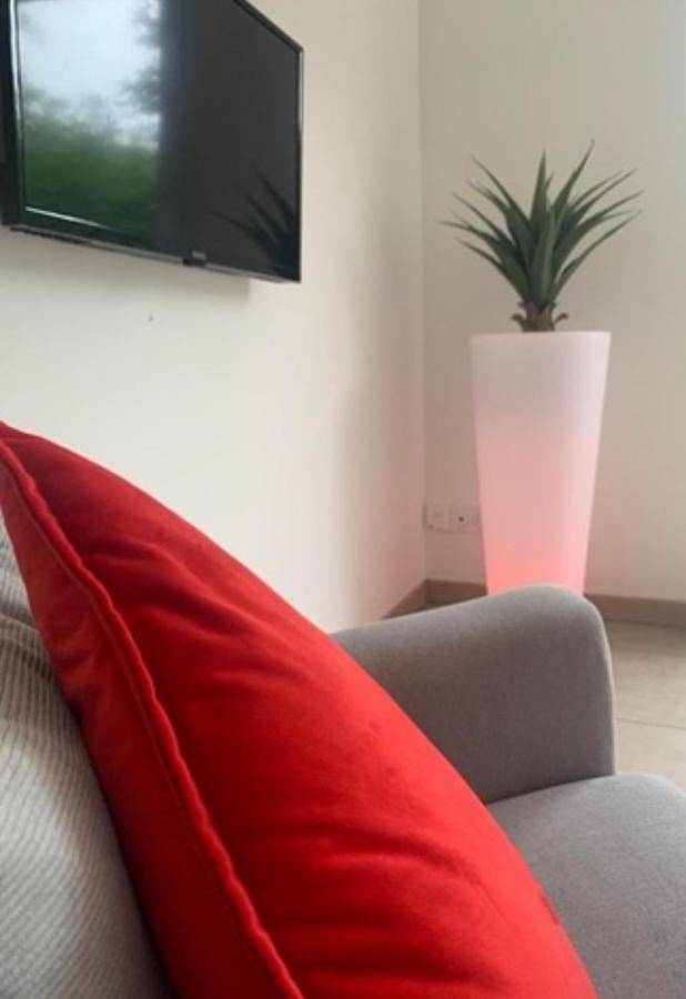 Location de vacances pour 2 personnes, avec vue et jardin dans Warcq - 4