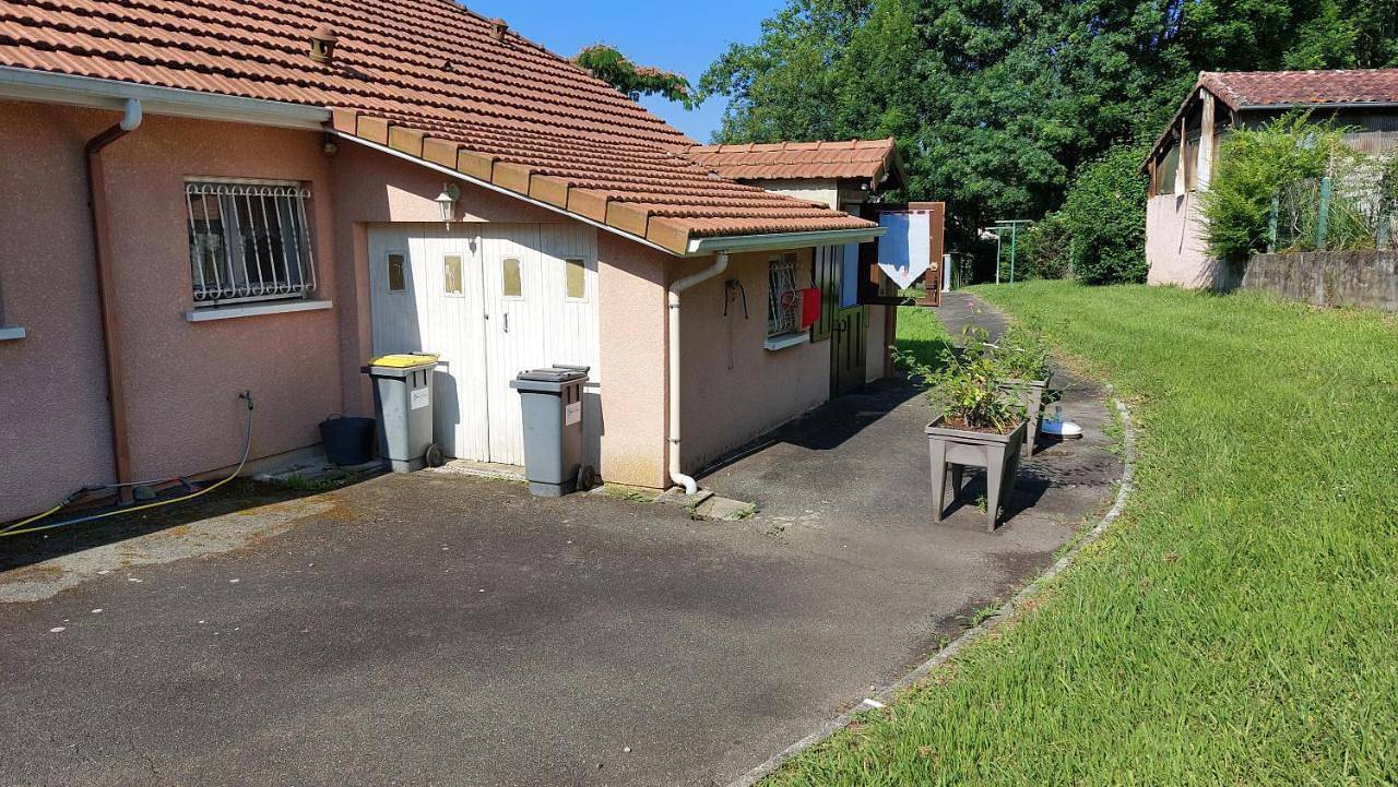 Appartement entier, Grande maison sur 2000m° de terrain in Salies-de-Béarn, Béarn