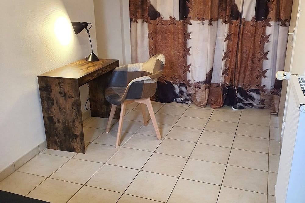 Immersion at Le Trappeur Atypique Vendée-At the foot of the Cathedral-With parking in Luçon, Fontenay-le-Comte