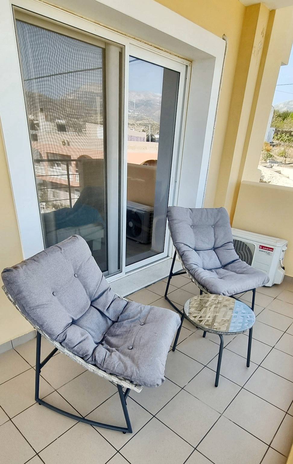 Appartement met Zee- en Bergzicht in Karpathos, foto 13