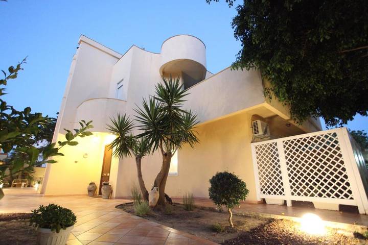 Chambre d’hôte pour 2 personnes, avec Terrasse ainsi que Jardin et Vue à San Leone