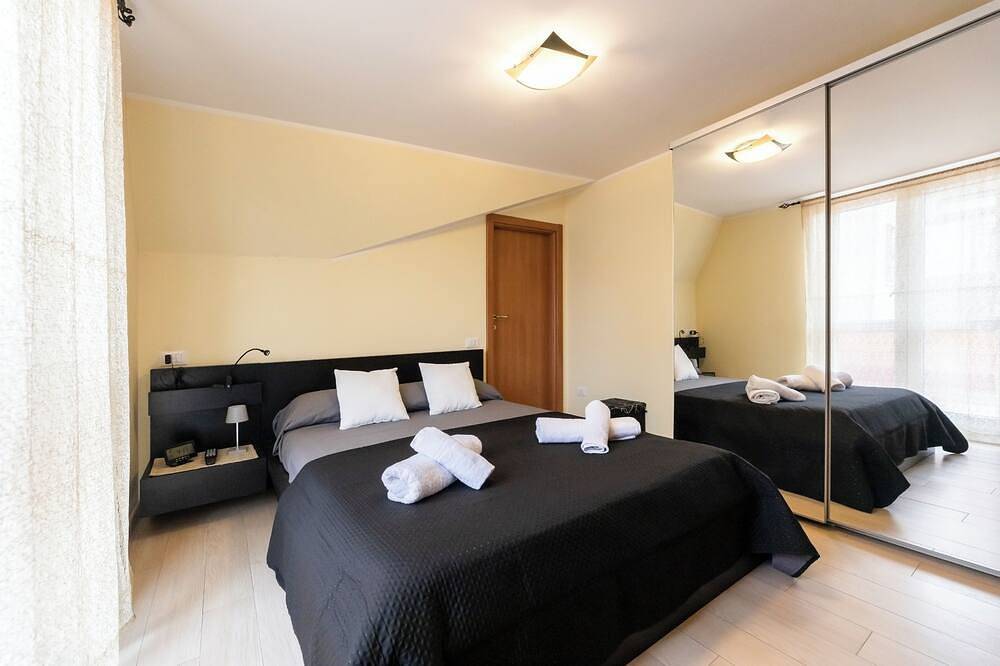 Apartamento entero, [Historic Center, steps from Rome] Cozy Apartment with Suite in Monterotondo, Provincia de Roma