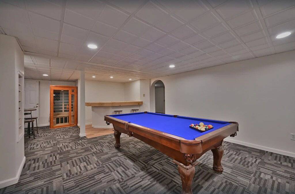 Game Room/Sauna/ Hot Tub/Air Hockey/Pool Table/Foosball/Fire Pit in Blakeslee, Monroe County (PA)