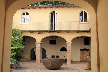 Gîte pour 21 personnes, avec jardin, animaux acceptés à Lasalle