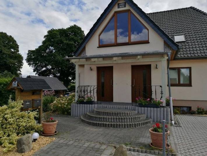 Ferienhaus für 8 Personen, mit Terrasse in Dobin am See