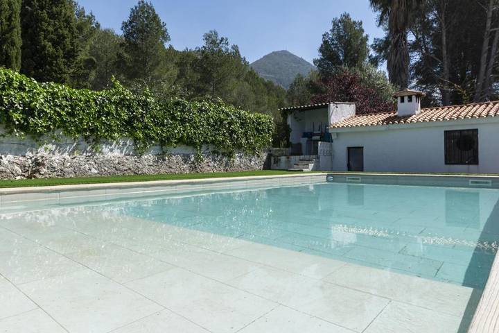 Casa rural para 8 personas, con Balcón y Terraza además de Jardín y Piscina en Bárig - 3