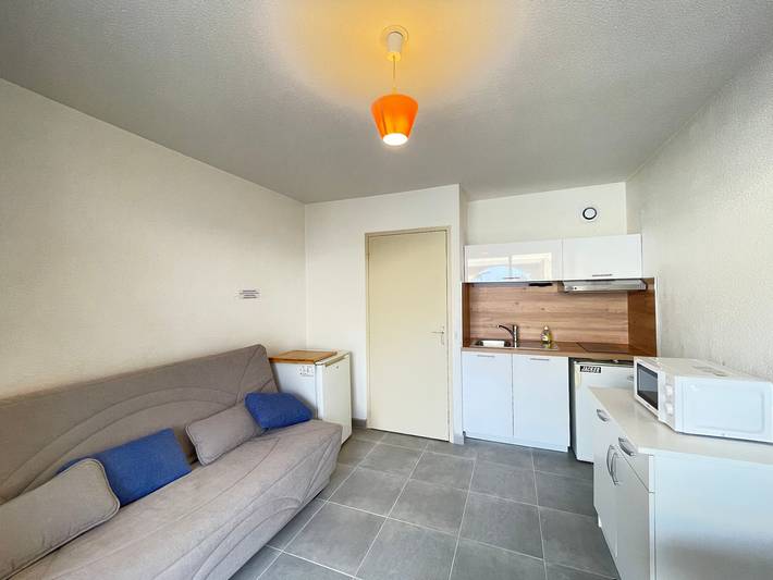 Gîte pour 4 personnes, avec terrasse dans Plage de La Corniche - 2