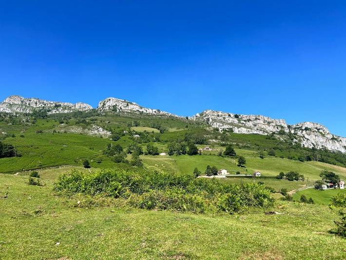 Casa rural para 8 personas, con Balcón además de Terraza y Vistas en Comarca de la Sidra - 2