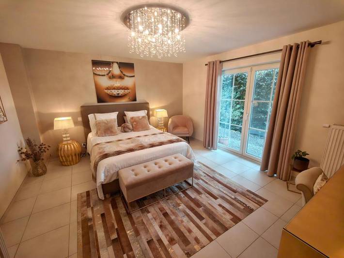 Location de vacances pour 2 personnes, avec jardin ainsi que jacuzzi et terrasse dans Septon - 3