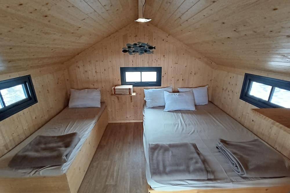 Cabin on the water with panoramic view on the lake in Flayat, Millevaches en Limousin Regional Nature Park