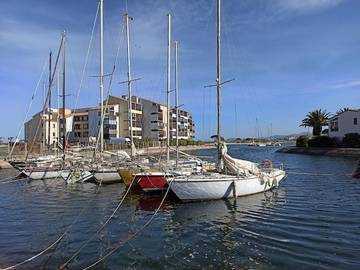 Gîte pour 5 personnes, avec vue sur le lac ainsi que vue et piscine dans Plage du pont tournant