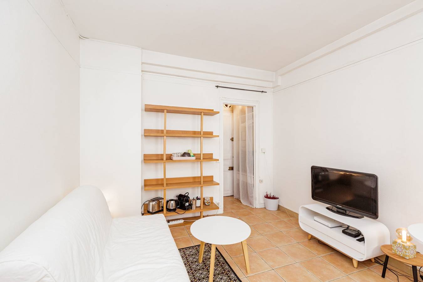 Estudio entero, A bright studio near Paris in Vincennes, Valle del Marne