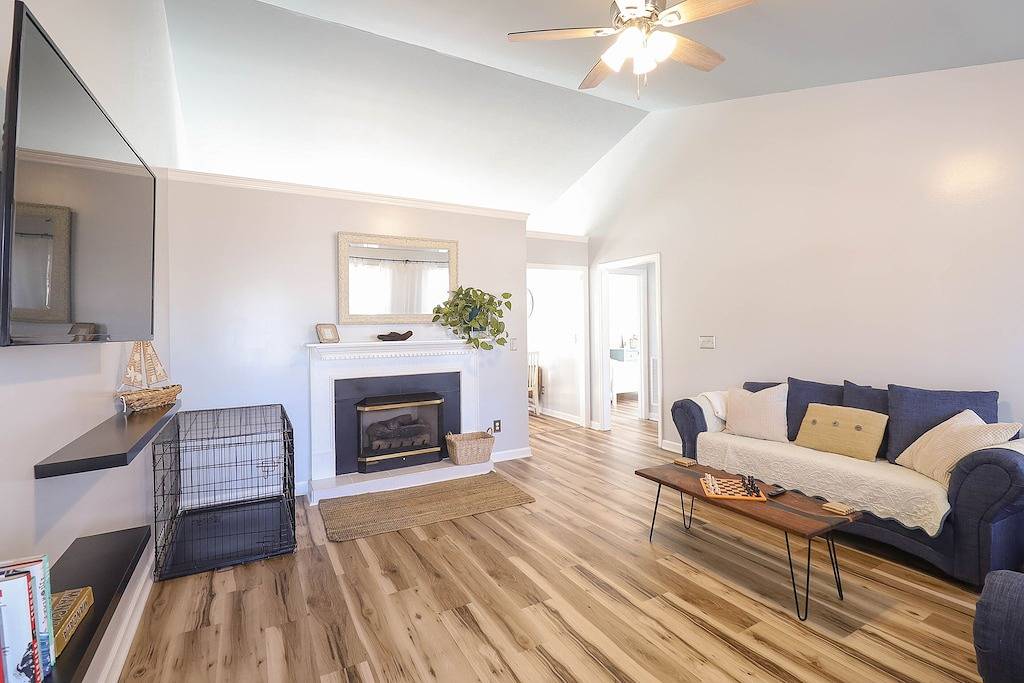 Cleanest place to lay your head-Relax and Recharge @ The Break-Away! in Surf City, Pender County