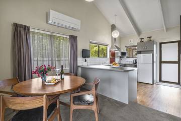 Holiday Home for 6 People in Taupo, Taupo District, Photo 2