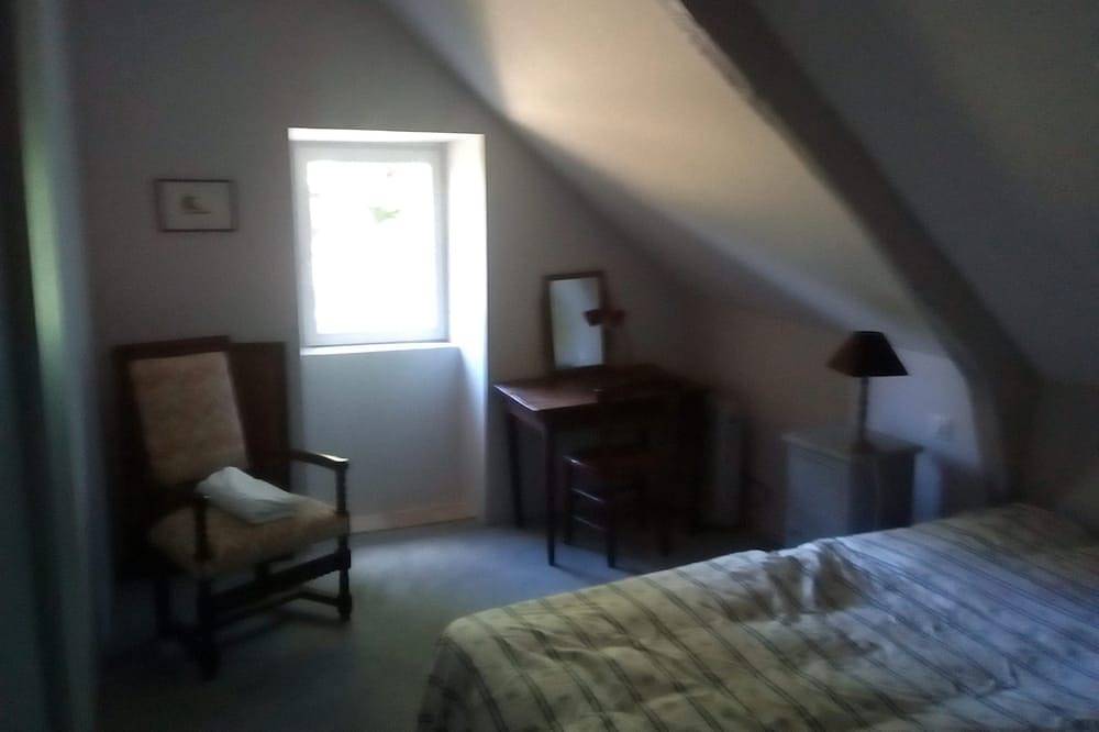 Maison en bout d' une grande demeure in Savignac, Aveyron