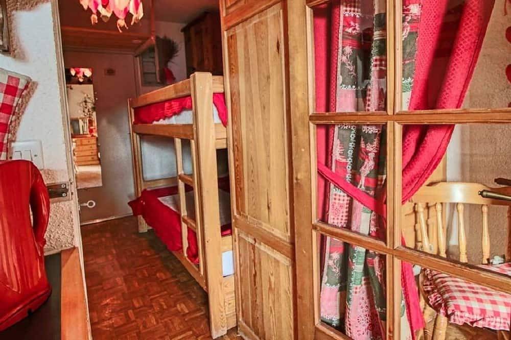 Entire apartment, Studio Full South Foot Slopes in Montclar, Alpes-de-Haute-Provence