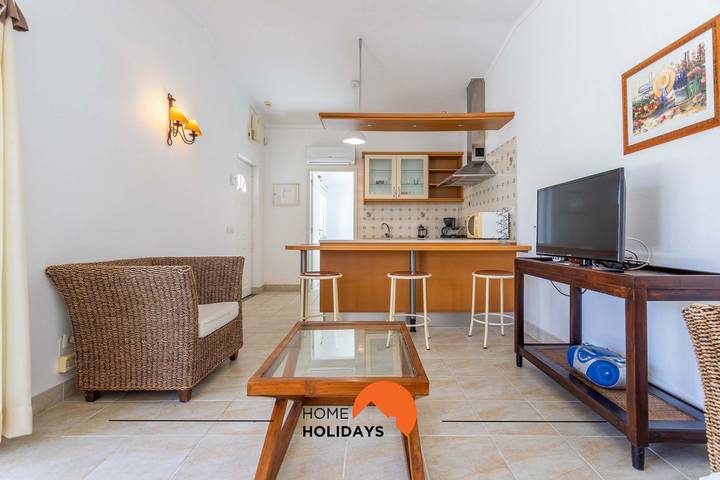 Vakantiehuis voor 2 personen, with tuin and terras as well as zwembad in Albufeira