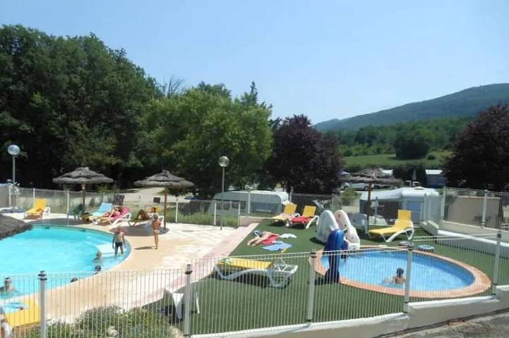 Location de vacances pour 4 personnes à Bauduen