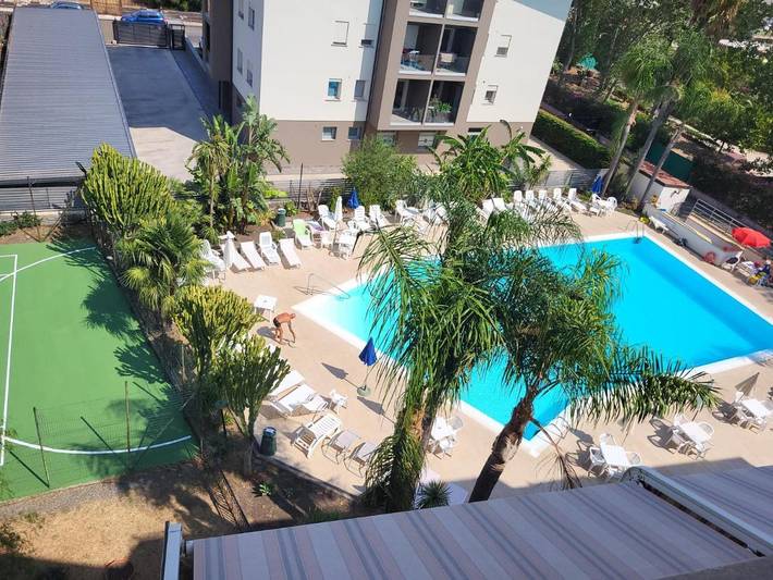 Ferienwohnung für 5 Personen, mit Terrasse und Garten sowie Pool und Ausblick