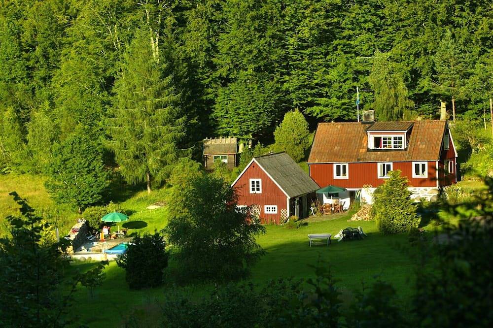 Haus mit Pool mitten in der Natur! in Kristianstad, Schwedische Ostsee