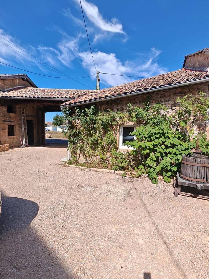 Gîte pour 6 personnes, avec Terrasse à Crêches-sur-Saône